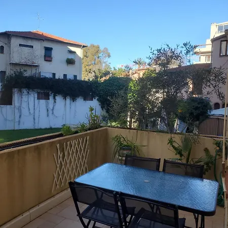 Le Pin Dore Apartment